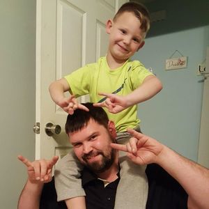 Meet your Posher, Dustin